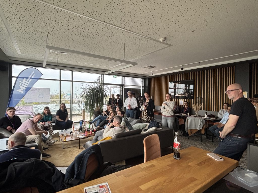 Teilnehmer des Open Café in der SkyLounge